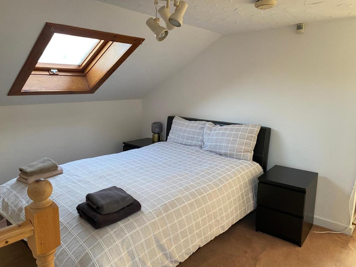 Mansewood Road Villa - Glasgow — Photos 1